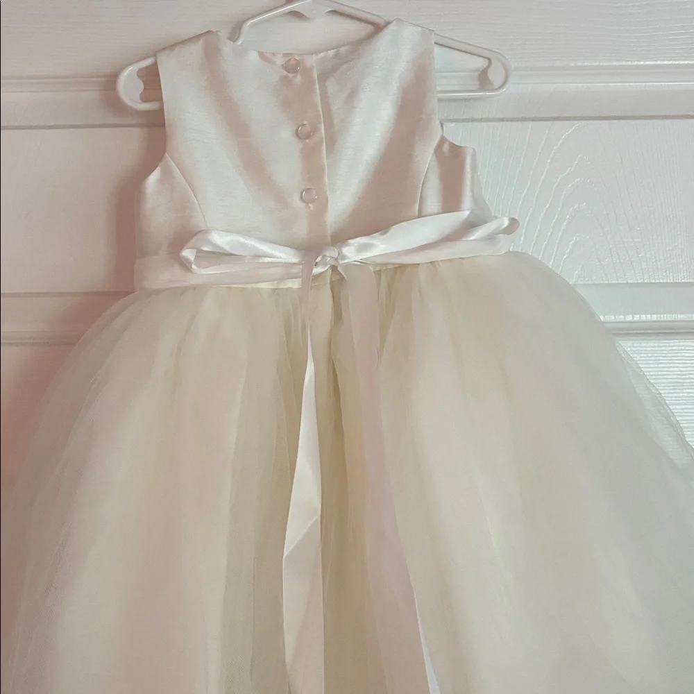 David’s Bridal Flower girl dress size 3T ivory - Picture 5 of 6